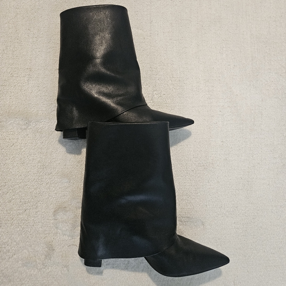 Steve Madden Black Leather Boots Size 9.5 Avant Garde Monochrome Contemporary - Picture 2 of 7